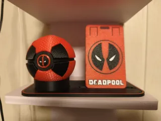 Bola Deadpool y Tarjeta