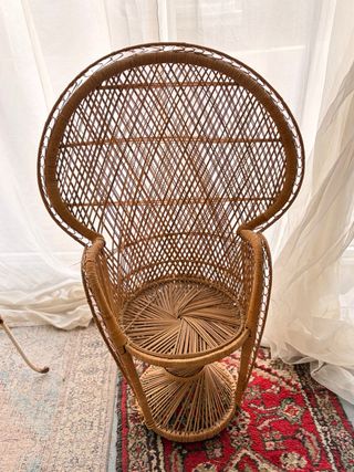 Sedia in vimini stile pavone