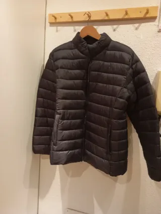 Cazadora acolchada negra