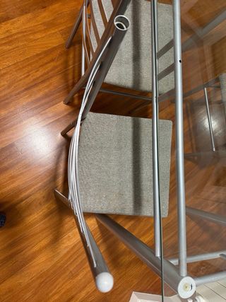 Mesa de cristal y 3sillas metálicas Mesa 80x1,40