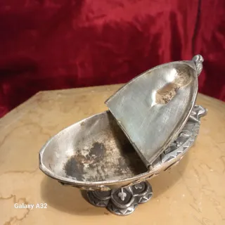 Naveta de iglesia antigua