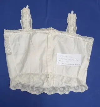 Cubrecorsé antiguo con tirantes de encaje