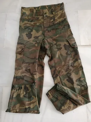 Uniforme paracaidista antiguo