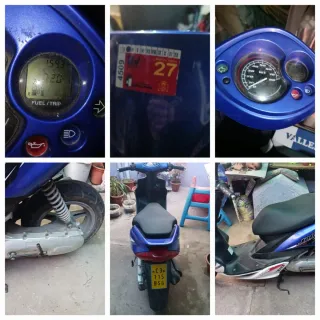 Yamaha Scooter Azul y Blanco