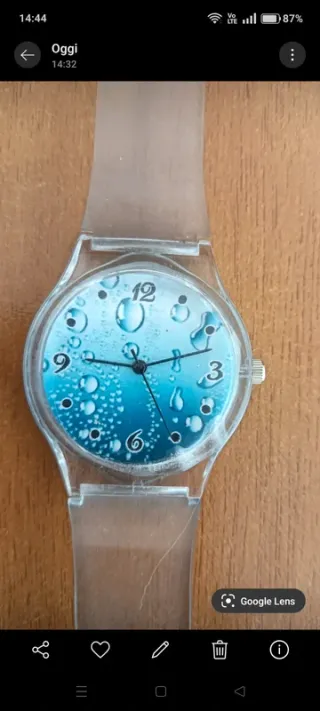 Orologio trasparente con bolle