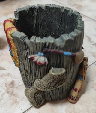 Figura vaquero con lazo y maceta india