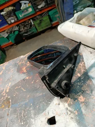 Retrovisor derecho Nissan Terrano 2