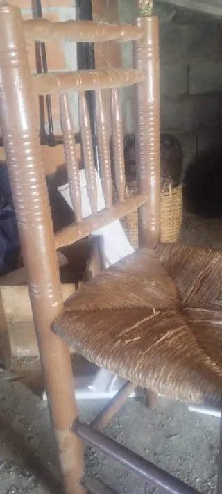 Sillas antiguas de madera