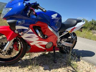 Honda CBR 600 f4 del 2000