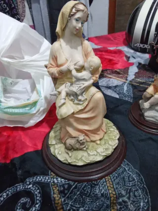 Figura antigua de porcelana