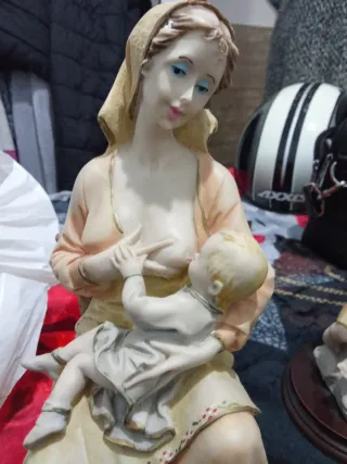 Figura antigua de porcelana