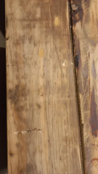 Mesa de madera rústica