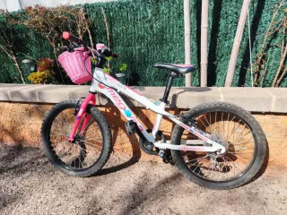 Bicicleta Infantil Megamo 20 Rosa y Blanca