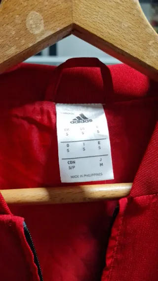 Chaqueta Adidas Roja y Negra