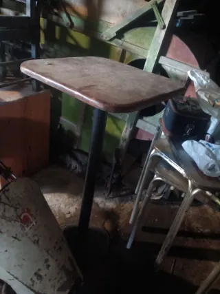 Mesa alta madera patas hierro