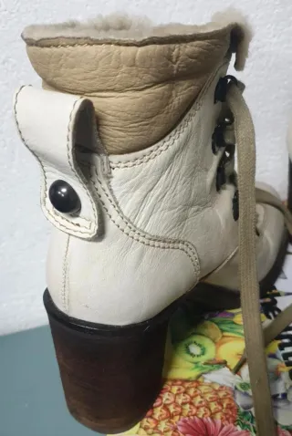 Botines de cuero con pelo