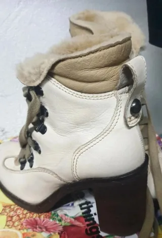Botines de cuero con pelo