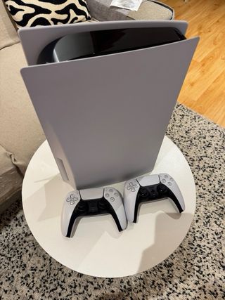 Consola PlayStation 5 + 2 Mandos