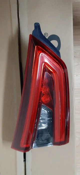 Piloto trasero Nissan Qashqai J11