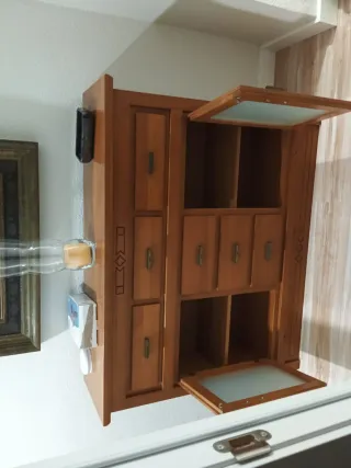 Mueble de madera con cajones