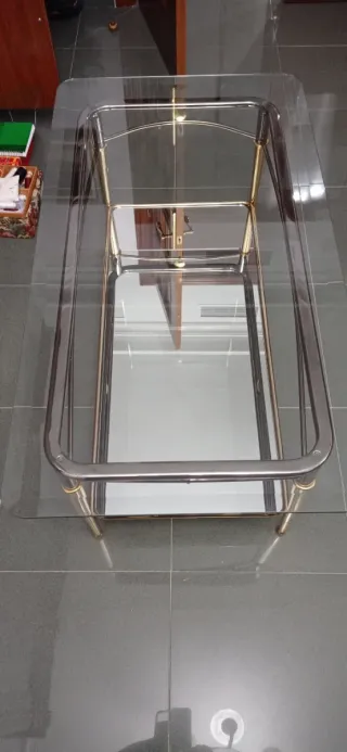 Mesa baja cristal y metal, escucho ofertas serías