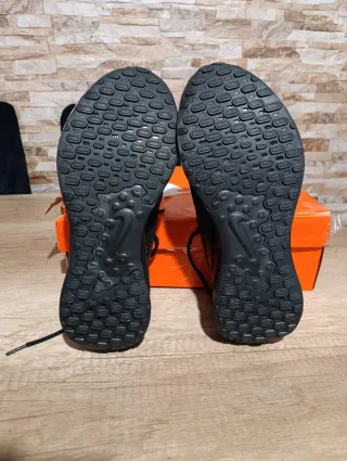 Zapatillas Nike Revolution 7 Negras Hombre/Mujer