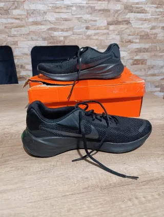 Zapatillas Nike Revolution 7 Negras Hombre/Mujer