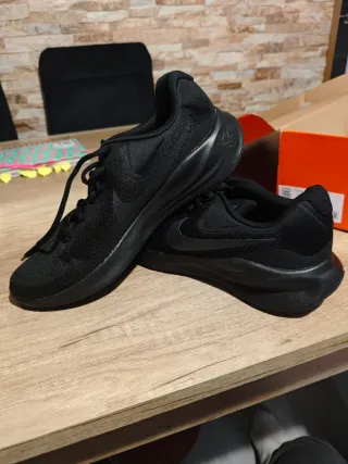 Zapatillas Nike Revolution 7 Negras Hombre/Mujer