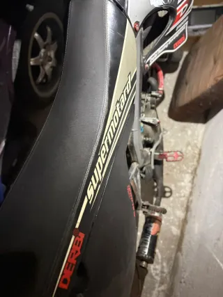 Plásticos y asiento Derbi Senda Supermotard