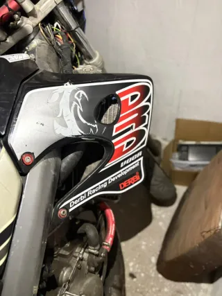 Plásticos y asiento Derbi Senda Supermotard