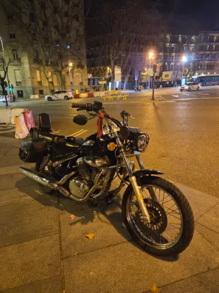 Suzuki Intruder 250 Cruiser Negra