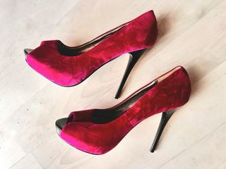 Zapatos salón fucsia efecto aterciopelado