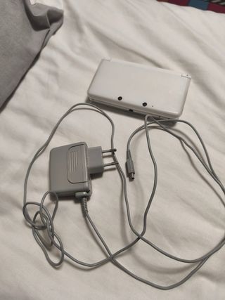 Nintendo 3DS Blanca( solo entrega a mano)