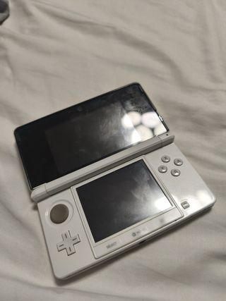 Nintendo 3DS Blanca( solo entrega a mano)