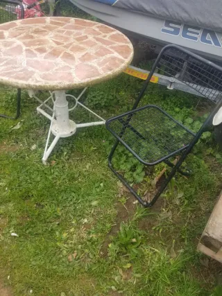 Tavolo da giardino in legno antico