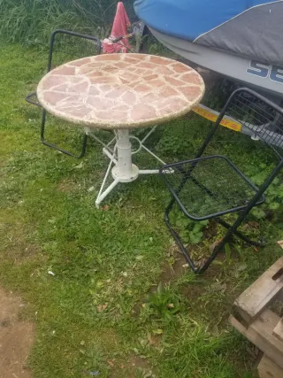 Tavolo da giardino in legno antico