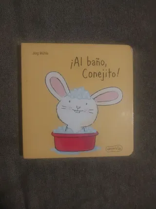 ¡Al baño, Conejito!