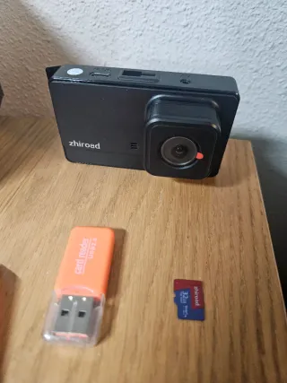 Cámara Dashcam ZHIROAD + Micro SD 32GB