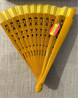 Caja de abanicos multicolor