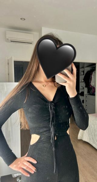 Mono negro fiesta elegante