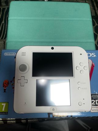 Nintendo 2DS Blanca + Tomodachi Life