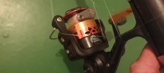 Caña de pesca con carrete