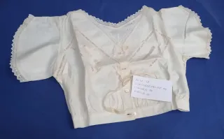 Cubrecorsé antiguo encaje y cintas