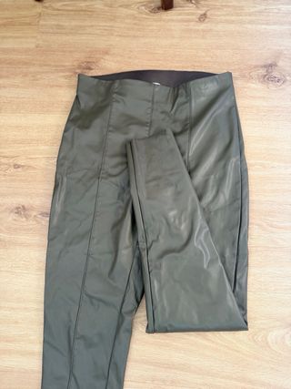 Pantalón H&M verde oliva