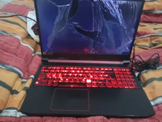 Portátil Acer Negro y Rojo