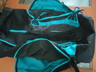 Mochila Montaña Quechua Azul y Negra