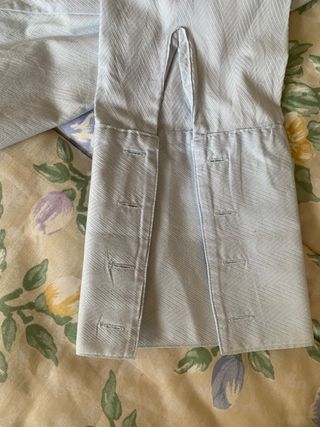 Elegante camisa azul claro mujer