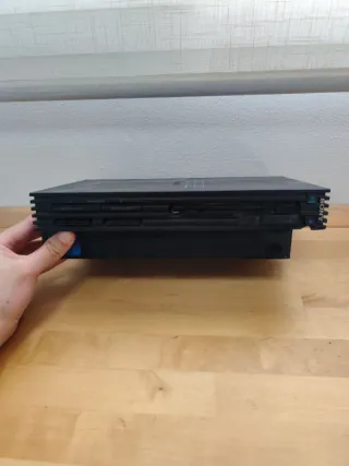 PlayStation 2 Negra con Mando y Tarjeta