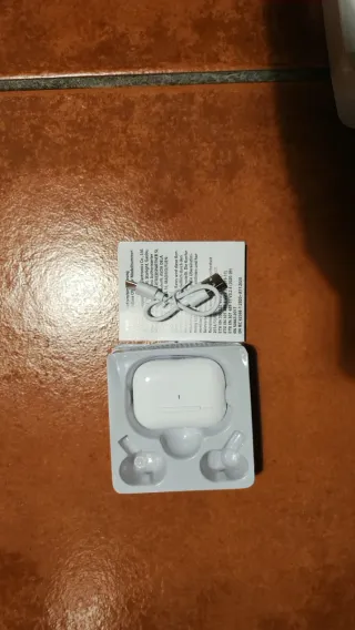 Auriculares inalámbricos blancos