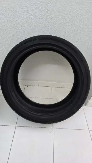 Neumático 245/40 R21 100Y Minerva